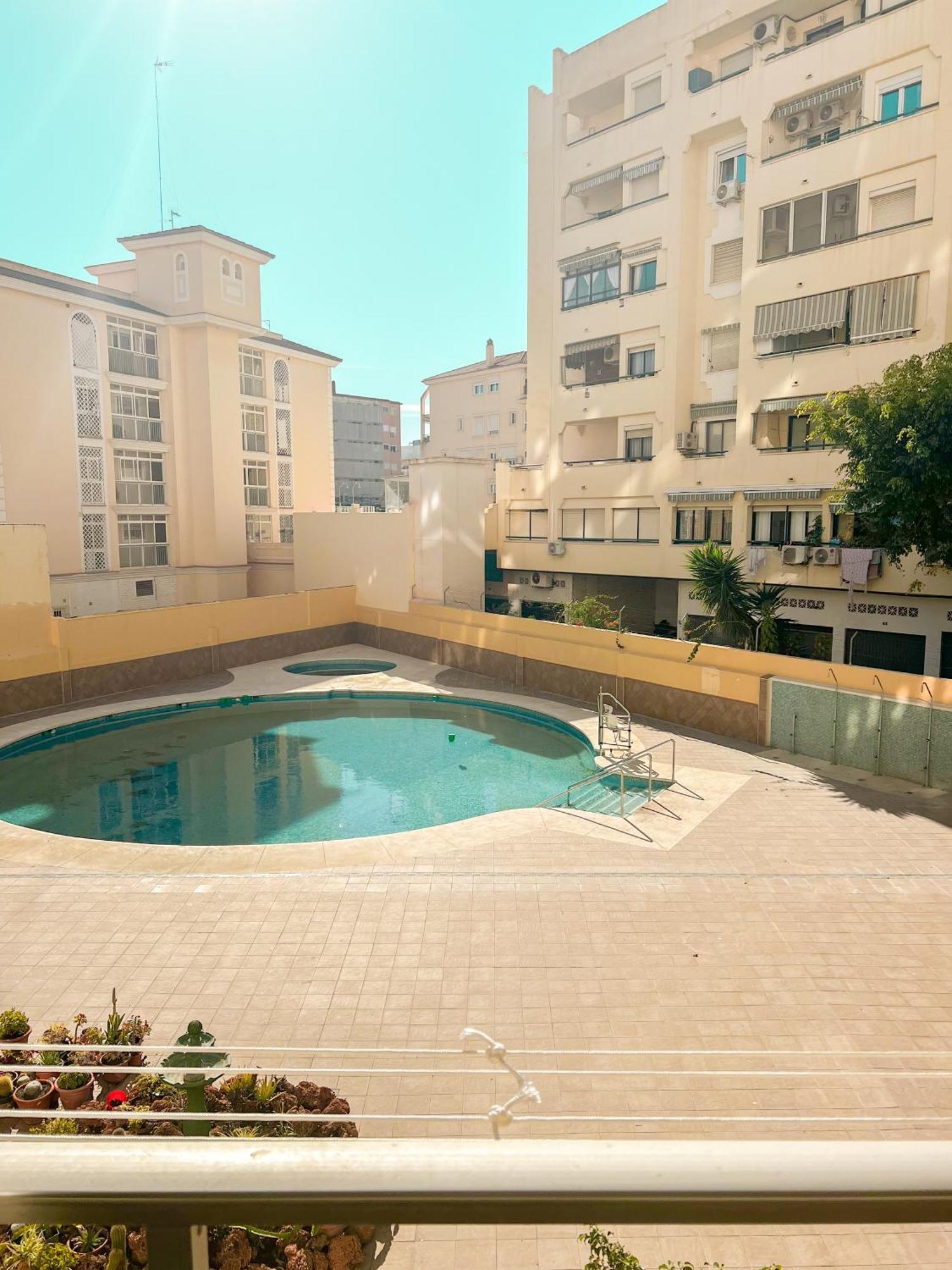 Ferienwohnung Cozy And Bright Flat With Pool Torremolinos Exterior foto