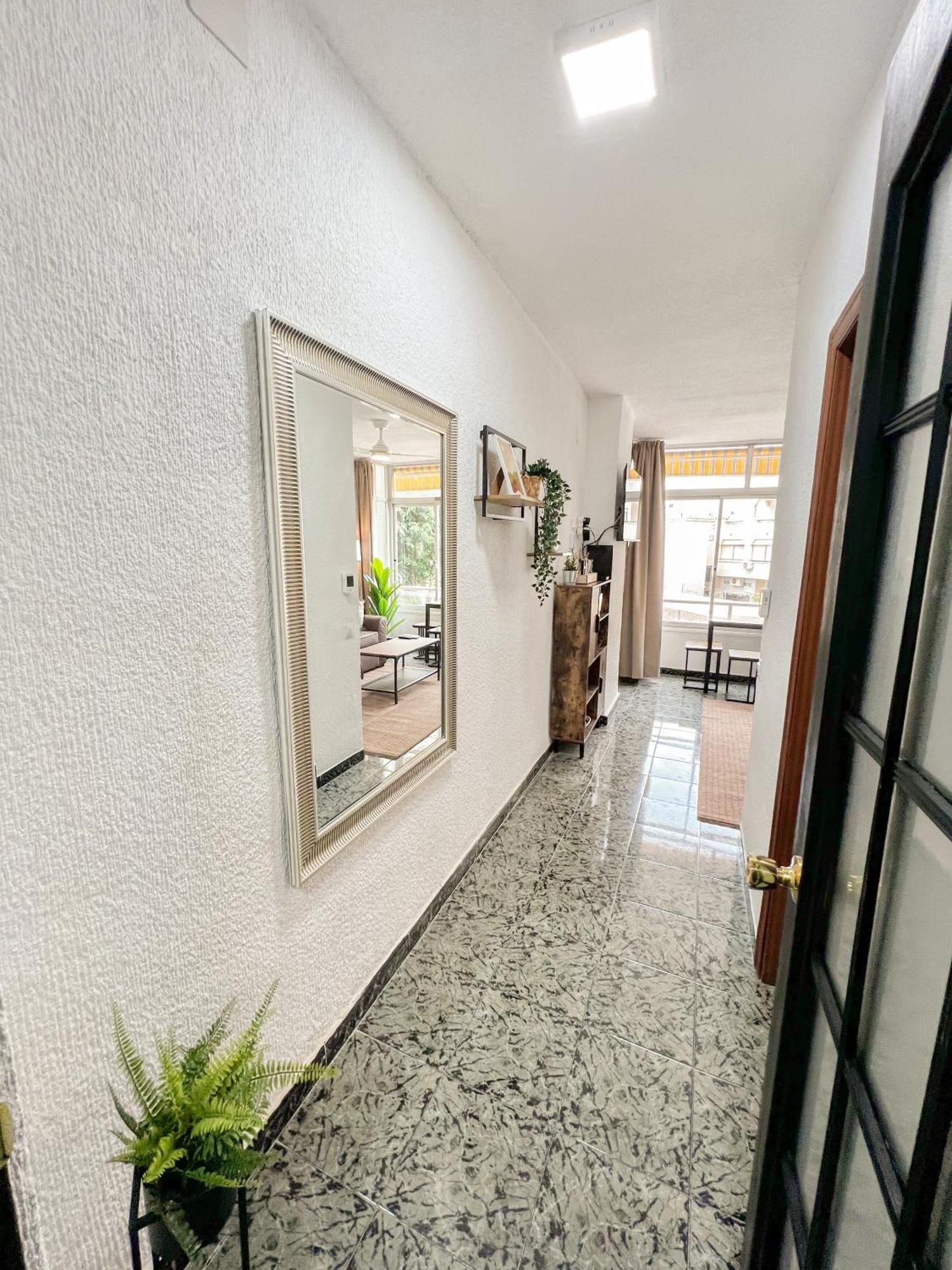 Ferienwohnung Cozy And Bright Flat With Pool Torremolinos Exterior foto